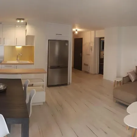 Duplex Port 5' Et Commerces