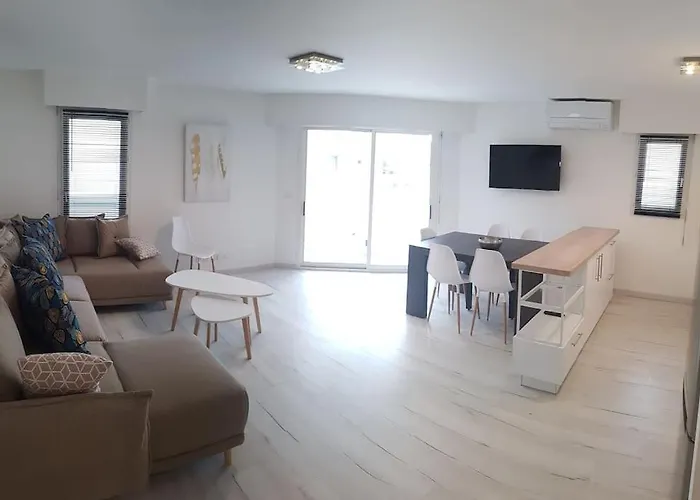 Duplex Port 5' Et Commerces Lejlighed