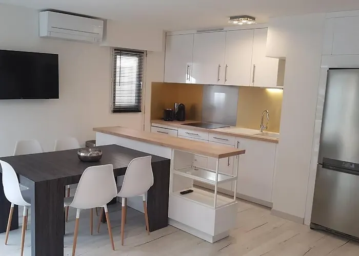 Duplex Port 5' Et Commerces Lejlighed