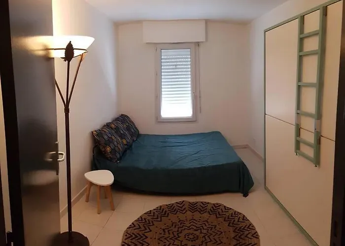 Duplex Port 5' Et Commerces Appartamento